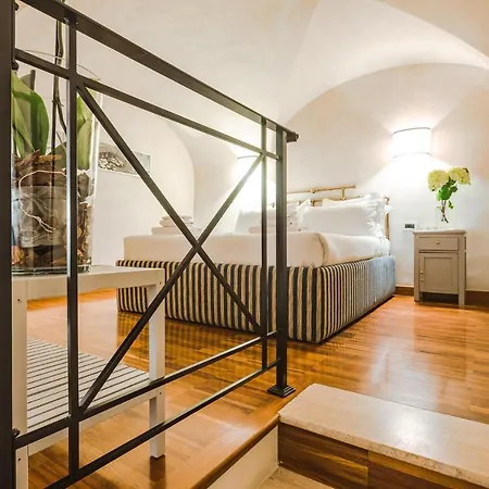 Teichnersuite Πανσιόν 4*